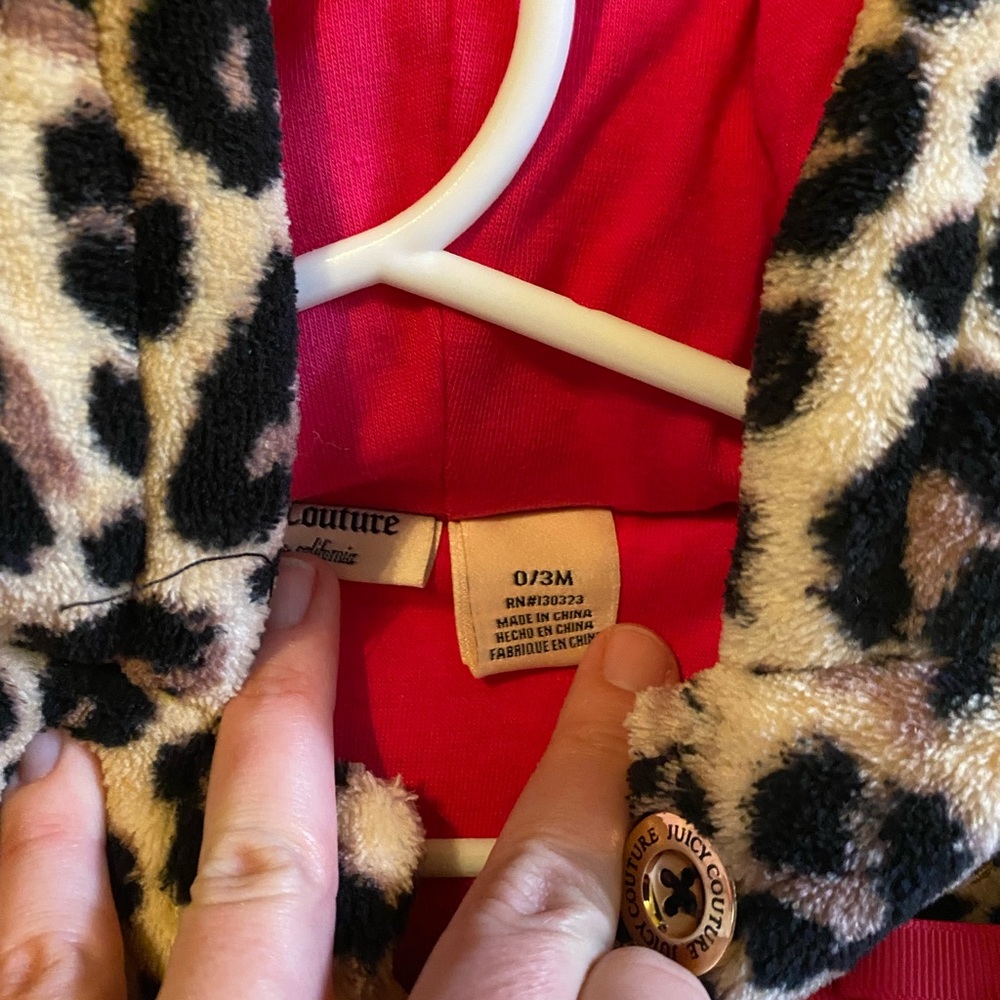 Juicy coutour button up.Never been worn. Excellent condition
